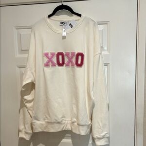 Beach Riot Ivory Pullover with Pink XOXO sweatshirt